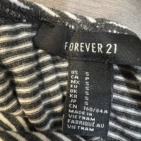 Forever 21 Black and White Striped Maxi Dress with Adjustable Straps Size S - Picture 2 of 5